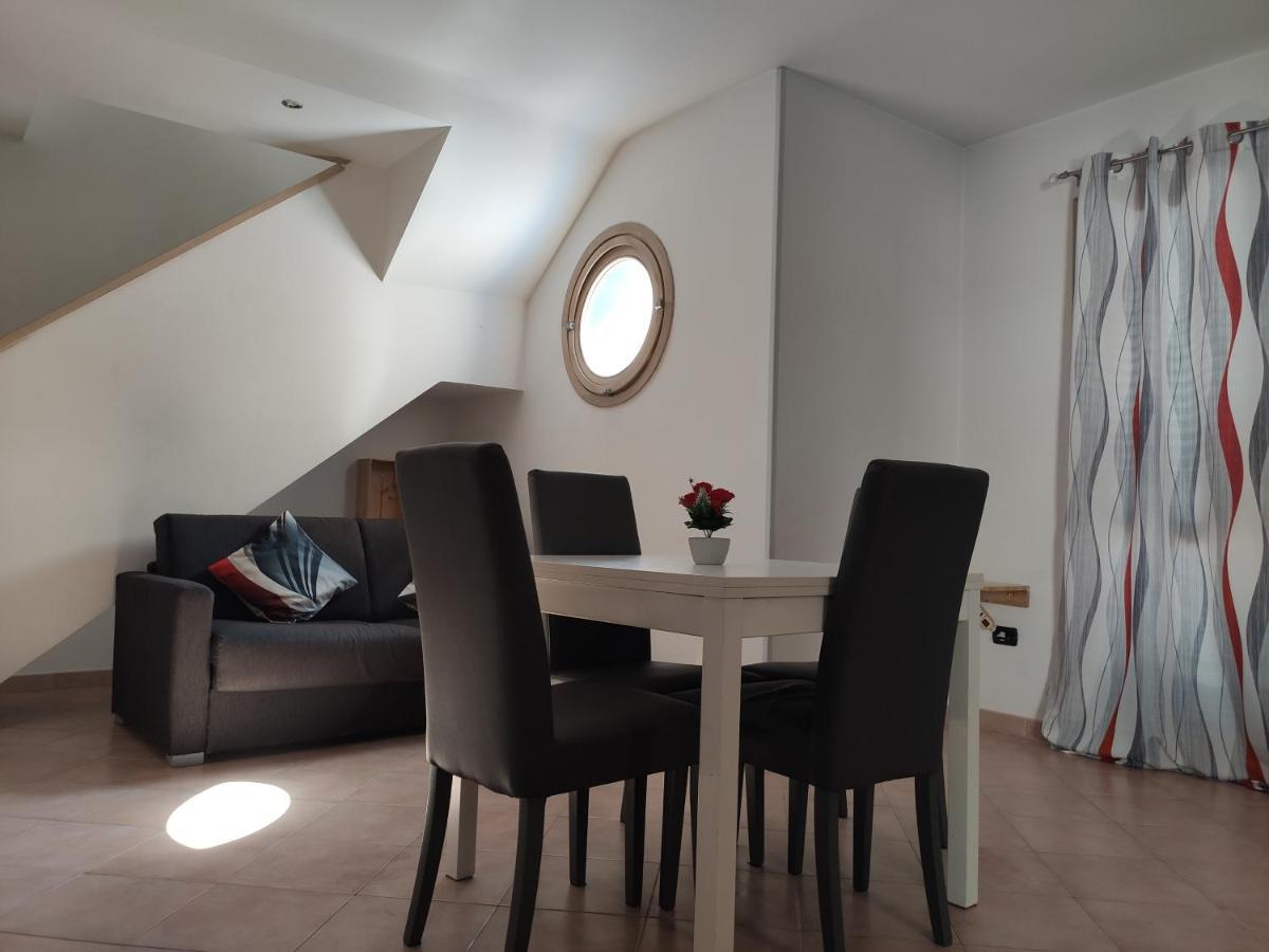Red Lux Apartment Fiumicino Exterior foto